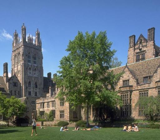 La famosa universidad de Yale University, en New Haven, CT, ocupa el quinto lugar.