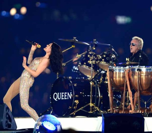 Jessie J, se unió a Brian May y Roger Taylor de Queen para hacer vibrar a los espectadores con el hit “We Will Rock You”.