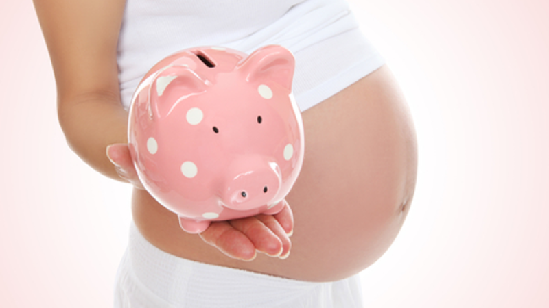 La medida requeriría que el estado cubra los gastos de atención prenatal de mujeres de bajos ingresos que han entrado a Estados Unidos sin autorización. El plan ampliaría la cobertura a cerca de 1,162 fetos diariamente a un costo de 650,000 dólares del presupuesto estatal.