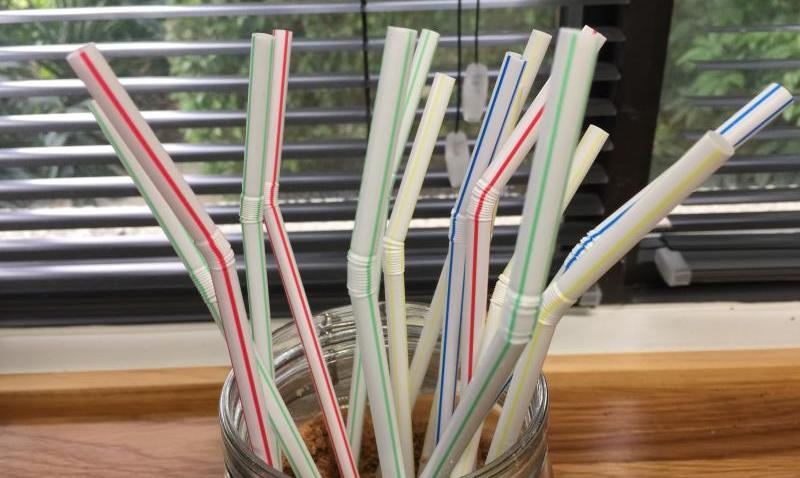pitillos de plastico