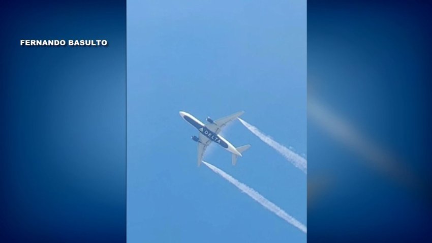 El combustible derramado por un avión de Delta que se preparaba para realizar un aterrizaje de emergencia en el Aeropuerto Internacional de Los Ángeles cayó sobre una amplia franja del área de Cudahy, el martes 14 de enero de 2020.