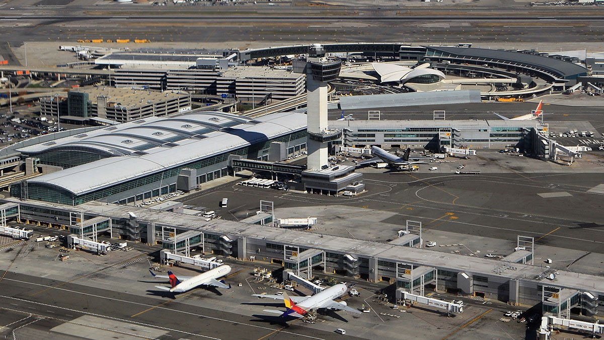 Cientos de vuelos retrasados en el aeropuerto JFK tras fuga de agua – Telemundo Las Vegas - Vimarsana News
