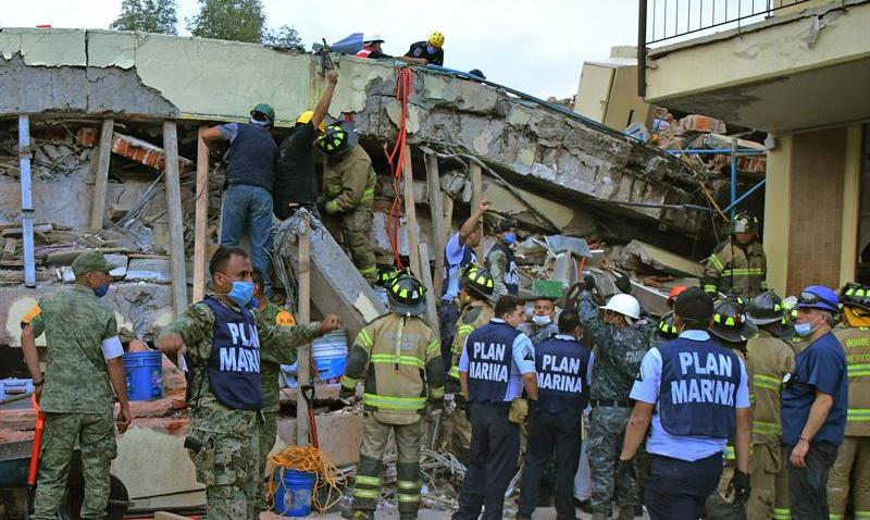 TLMD-mexico-terremoto-escuela-enrique-rebsamen-nino-mueren-sobrevivientes-SEMAR-636415369964696830w