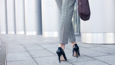 Los tacones dan elegancia ¿pero son saludables?