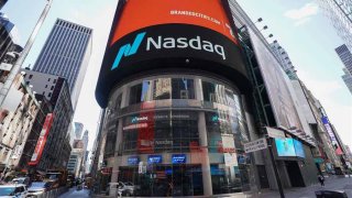 El Nasdaq Marketsite en Times Square, en Nueva York, 24 de marzo de 2020.