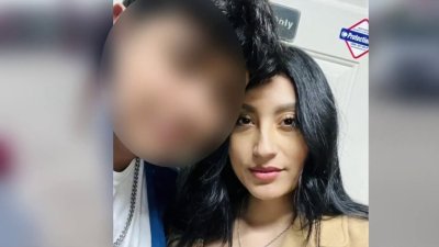 Pide regresar con su hijo: madre queda varada en México