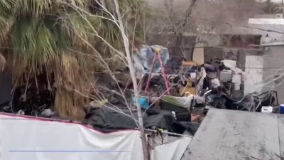 Campamento de indigentes arrasa con comunidad en Downtown Las Vegas