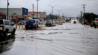 Calles inundadas en Baja California Sur