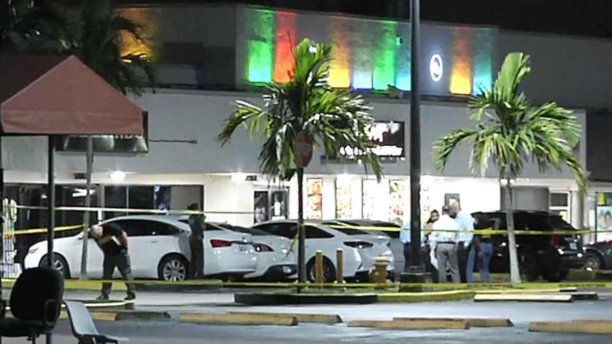 Tiroteo en Miami-Dade: Al menos 2 muertos y 20 heridos – Telemundo Las Vegas