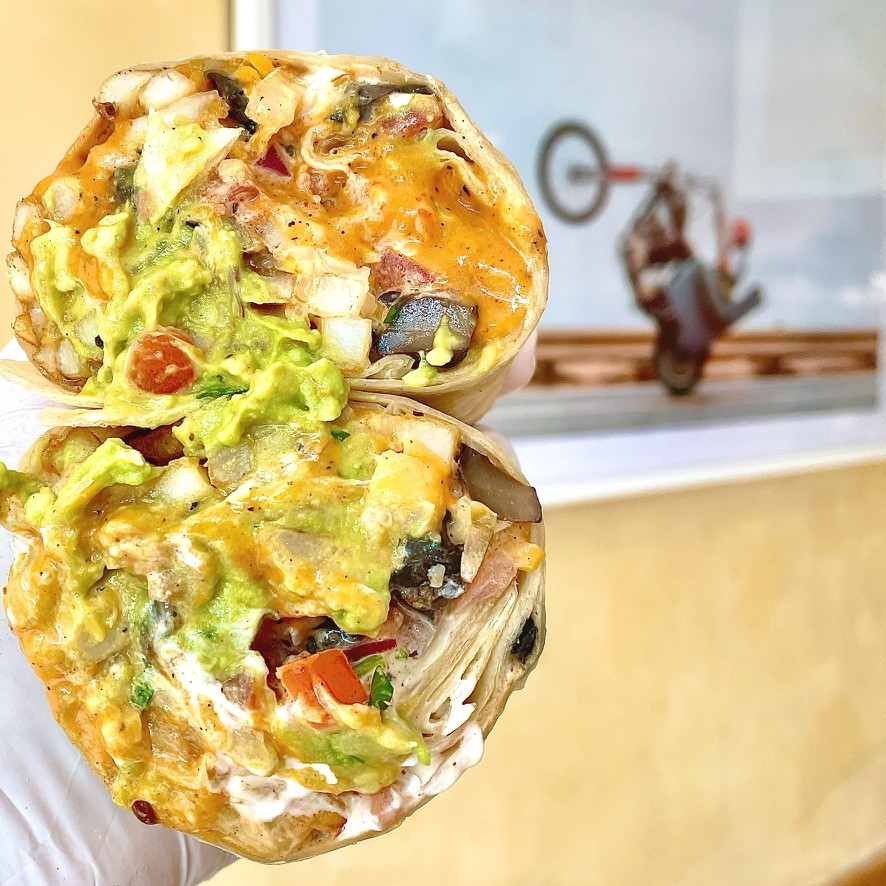 Sandieguino abre restaurante de burritos en NYC sorprendiendo con el
