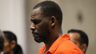 R Kelly Appears In Court in Chicago For Status Hearing