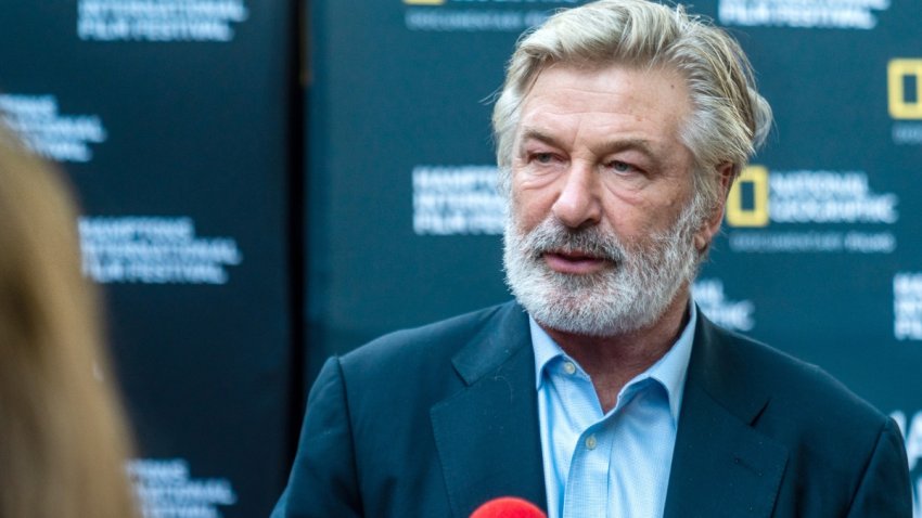El actor Alec Baldwin habría disparado el arma que mató a una persona en una filmación