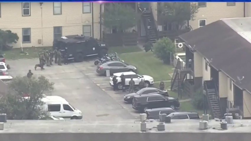 Atrincherado en Sharpstown provoca en caos y movilización policiaca