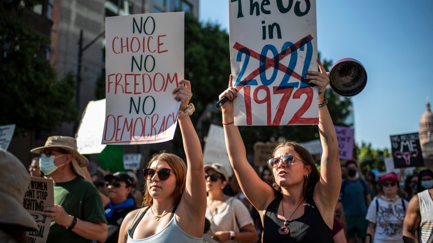 Corte Suprema de Texas bloquea orden que permite los abortos luego de la anulación de Roe v. Wade