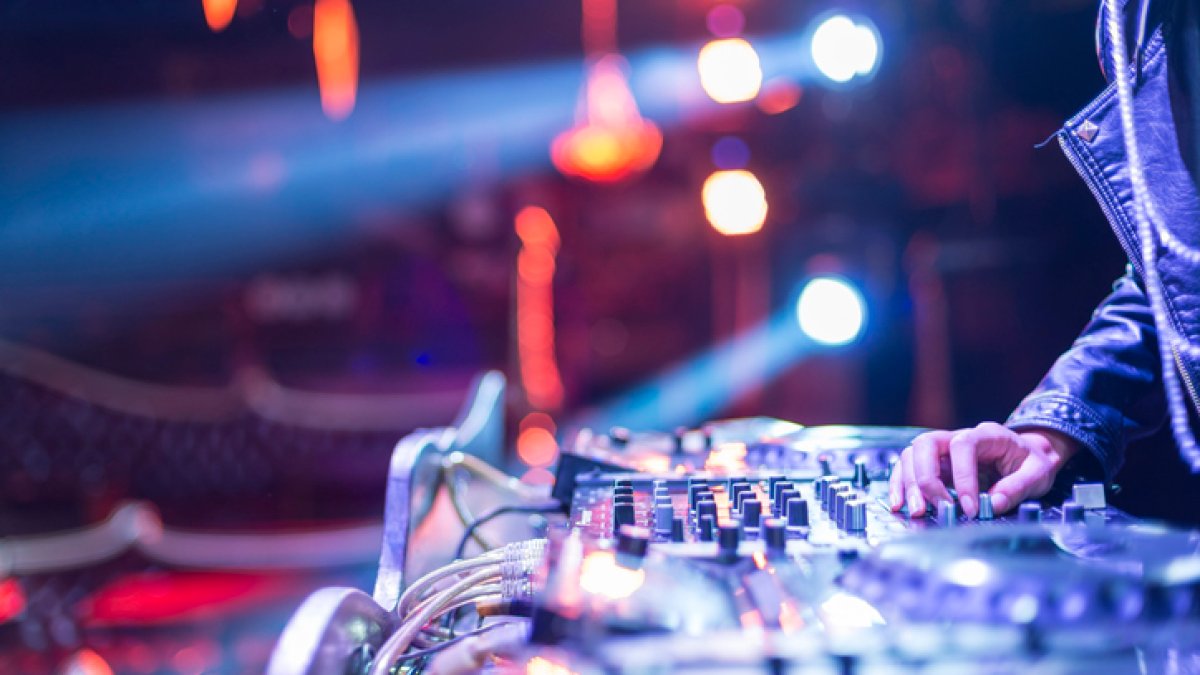 Play: la gran fiesta de la música electrónica EDC a Las Vegas – Telemundo Las Vegas
