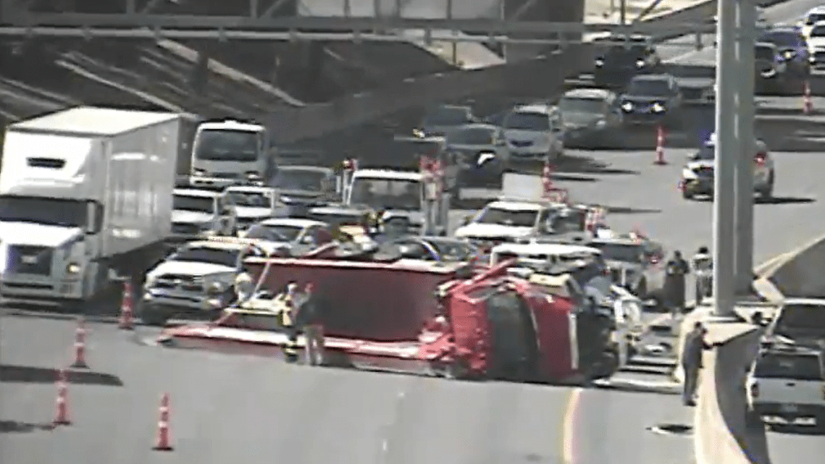 Overturned truck causes heavy traffic on I-15