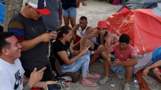 Inmigrantes venezolanos en la frontera.