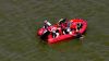 Helicóptero se estrella en un lago; viajaban dos personas