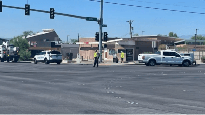 ¡Se partió en dos el auto! Choque deja 3 muertos y 2 heridos graves en North Las Vegas