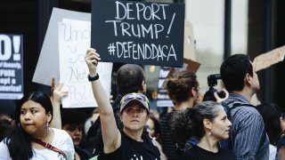 Beneficiarios de DACA encaran un 2024 de incertidumbre por el posible regreso de Trump