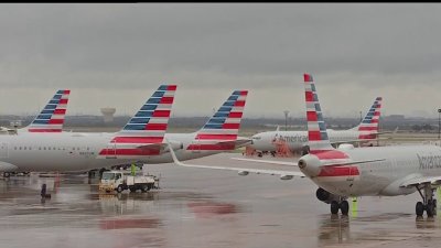 Retrasos y cancelaciones en aeropuerto por mal tiempo