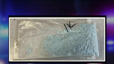Arrestan a sospechoso tras saltar al río Colorado con una bolsa de fentanilo