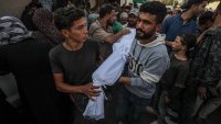 Al menos 35 muertos en Gaza mientras tanques israelíes profundizan la incursión en Yabalia