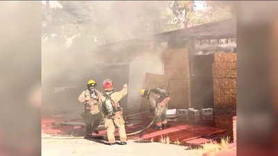 Incendio en casa abandonada habría sido provocado por personas sin hogar