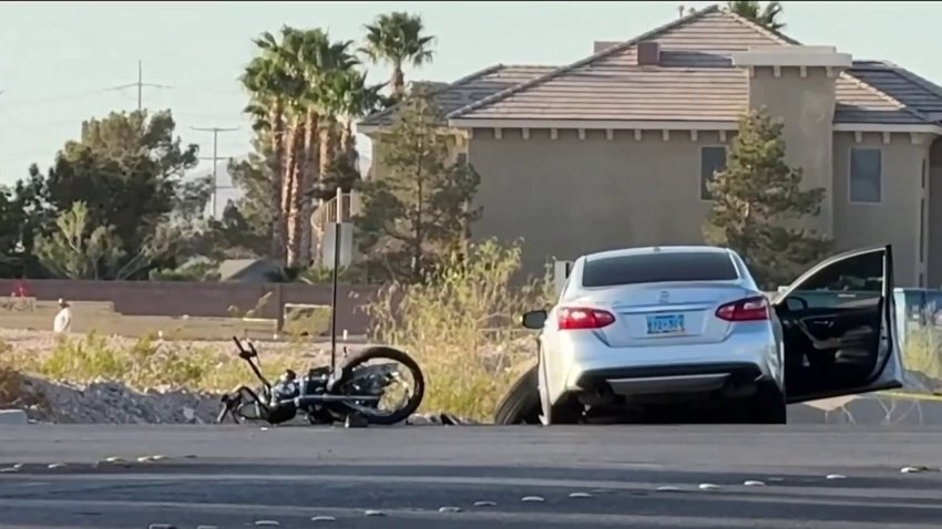 Motociclista pierde la vida tras chocar con auto en Lindell y Russell Rd