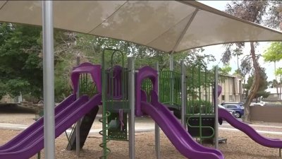 Niños aseguran haber visto cómo acribillaron a puñaladas a un hombre en un balcón de Desert Inn