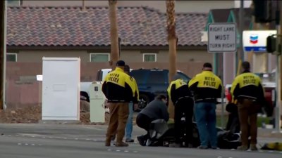 Buscan a conductor de Tesla por atropellamiento de patinetero