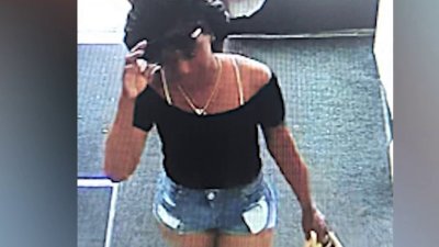 Buscan a mujer por robo a mano armada en N Nellis Blvd