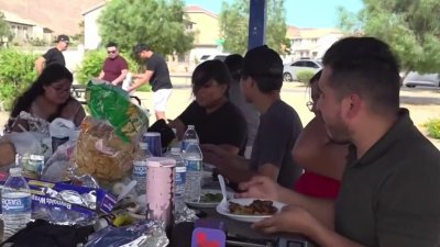 Hispanos aprovecharon el feriado para hacer parrilla y pasarla en familia