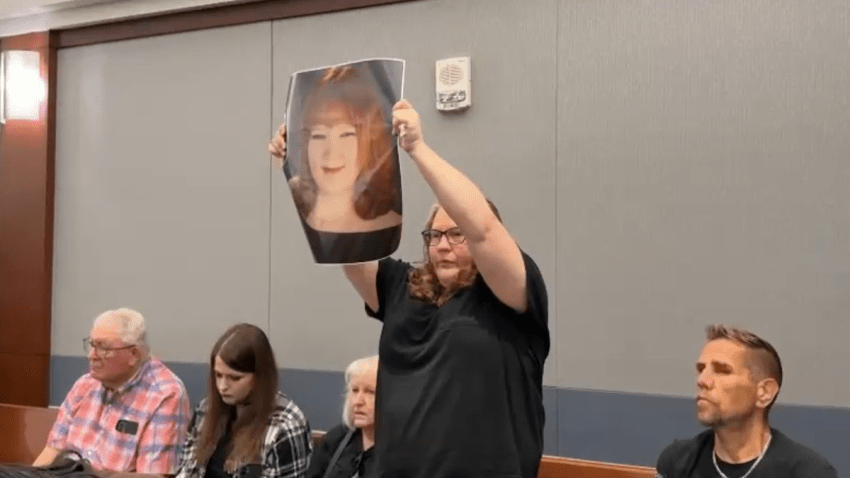 La familia de McKenzie Scott pide justicia por su muerte.