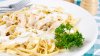 Retiran comidas de fetuccini alfredo vendidos en Walmart por brote de listeria en 13 estados
