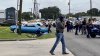Vehículo atropella a varias personas durante celebración en Louisiana; hay heridos