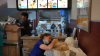 “Hospital McDonald’s”, el refugio para mascotas rescatadas de los terremotos