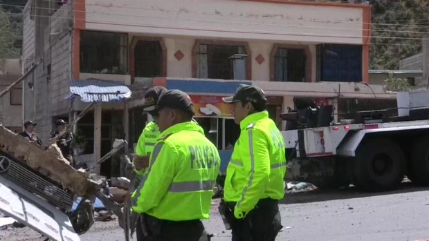 Accidente en Ecuador deja 24 muertos y 22 heridos de tres nacionalidades