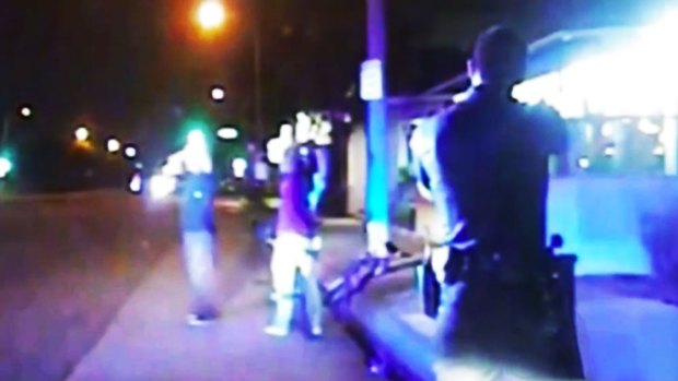 Video: Policía de Gardena enfrenta escándalo