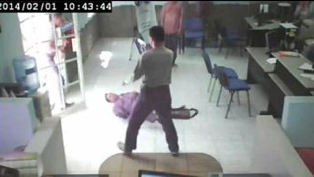 Video: Ladrón remata a sangre fría a guardia