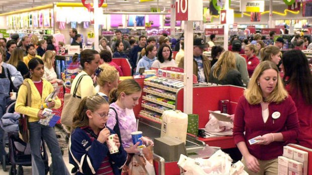 Video: A navajazos y tiros en el Black Friday