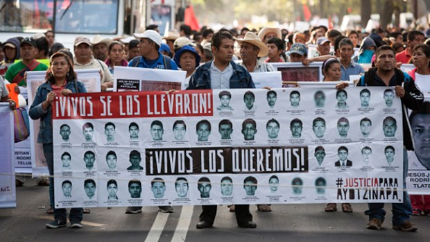 Video: México: Marcha por 43 desaparecidos