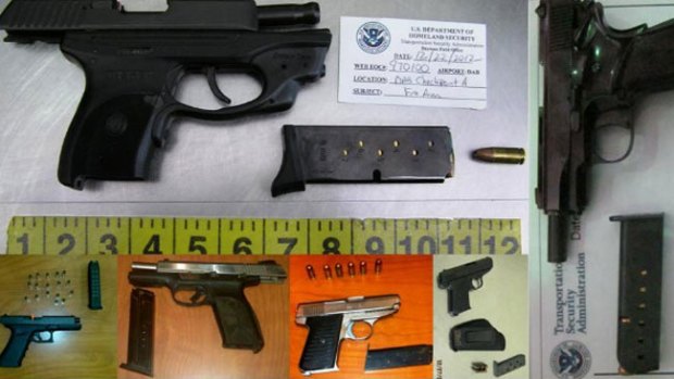 Video: Pasan armas, aún prohibidas