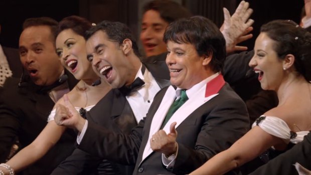 Video: Juan Gabriel da buenas y malas noticias