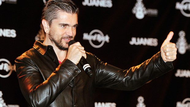 Video: Juanes y Hard Rock en benéfica unión