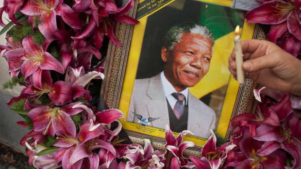 Video: Gran veneración tras muerte de Mandela