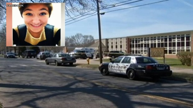 Video: Joven muere acuchillada en su escuela