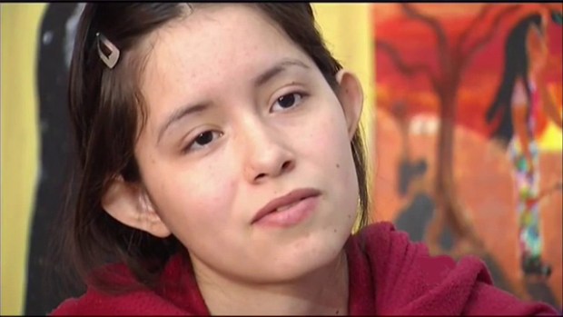 Video: Joven recuerda a su hermana gemela