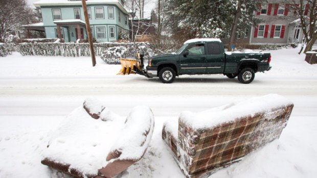 Video: Tormenta de nieve paraliza a Massachusetts