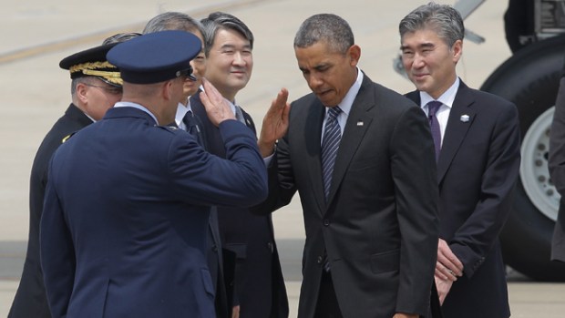 Video: Obama llega a Malasia en su gira asiática